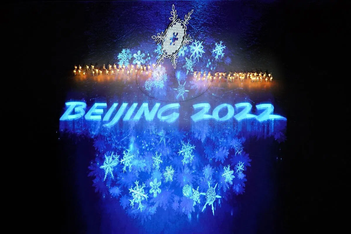 闭幕式出现2022北京奥运会字词。（路透社）