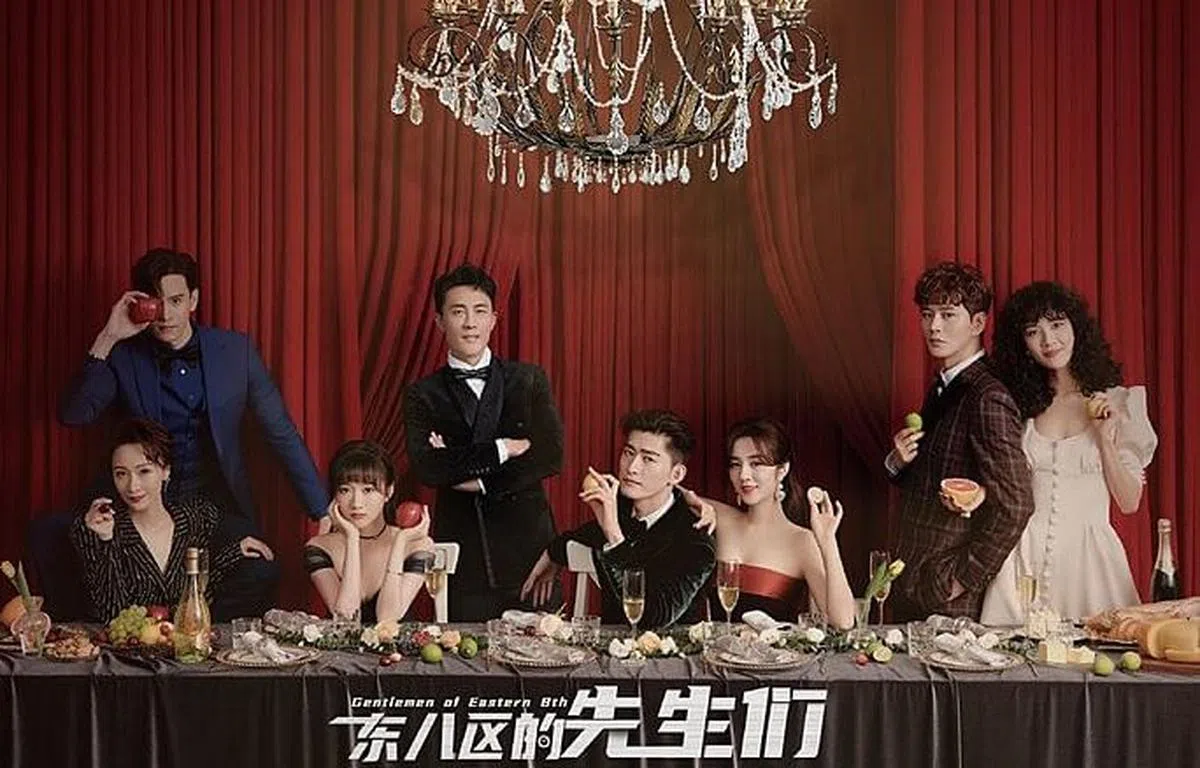 《东八区的先生们》播出后争议不断。（互联网）