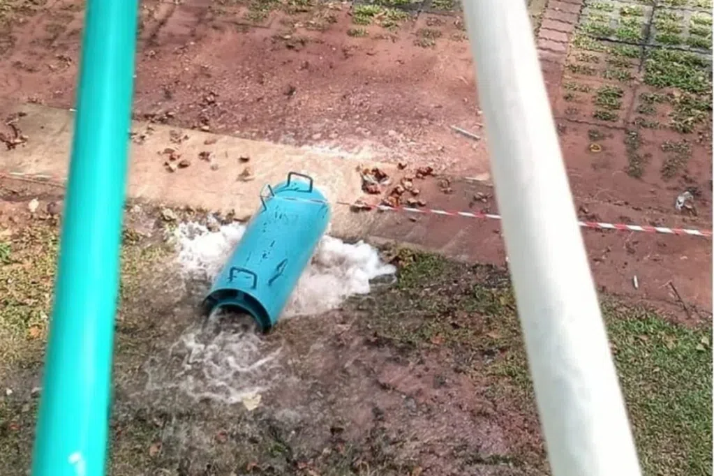 武吉巴督组屋水管漏水 两层楼断水13小时