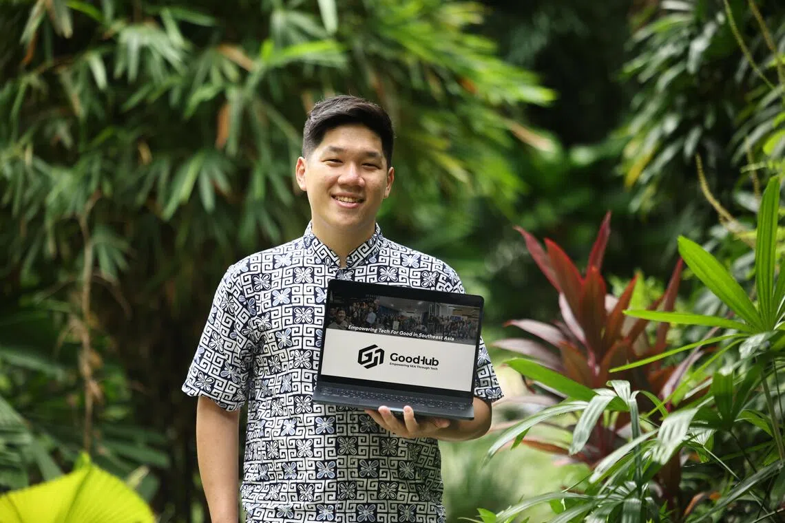 李昭逸常与其他组织交流，将技术经验带给更多需要帮助的人。（陈渊庄摄）