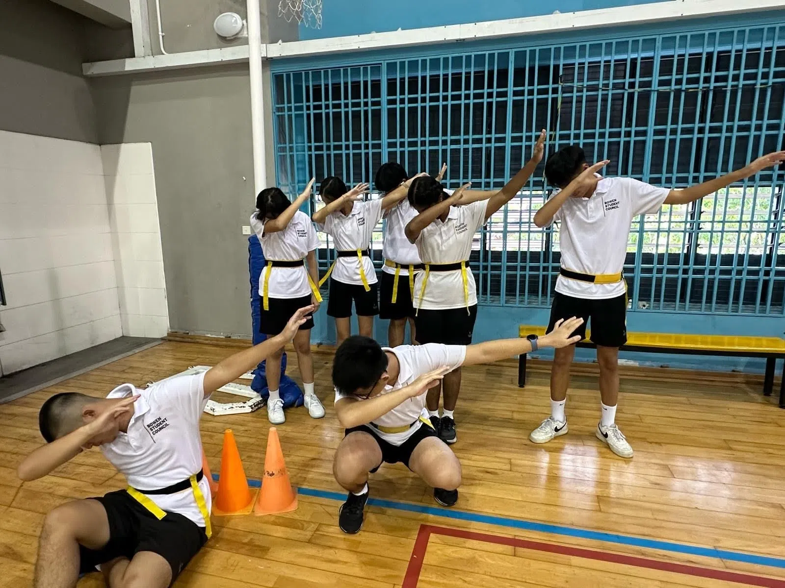 学生会成员一起玩破冰游戏，互相熟悉，加深了解。（博文中学提供）