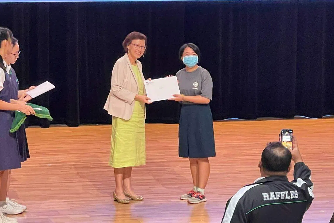 刘若渔的诗作《苏醒》在全国诗歌创作比赛中取得佳绩。（安德逊实龙岗初级学院提供）