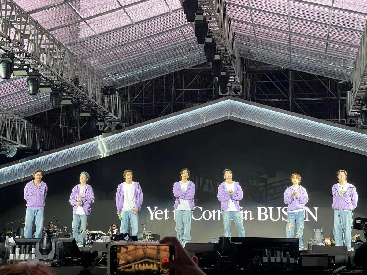 虽然是免费演唱会，但是BTS还是卖力表演。（林亿苗）