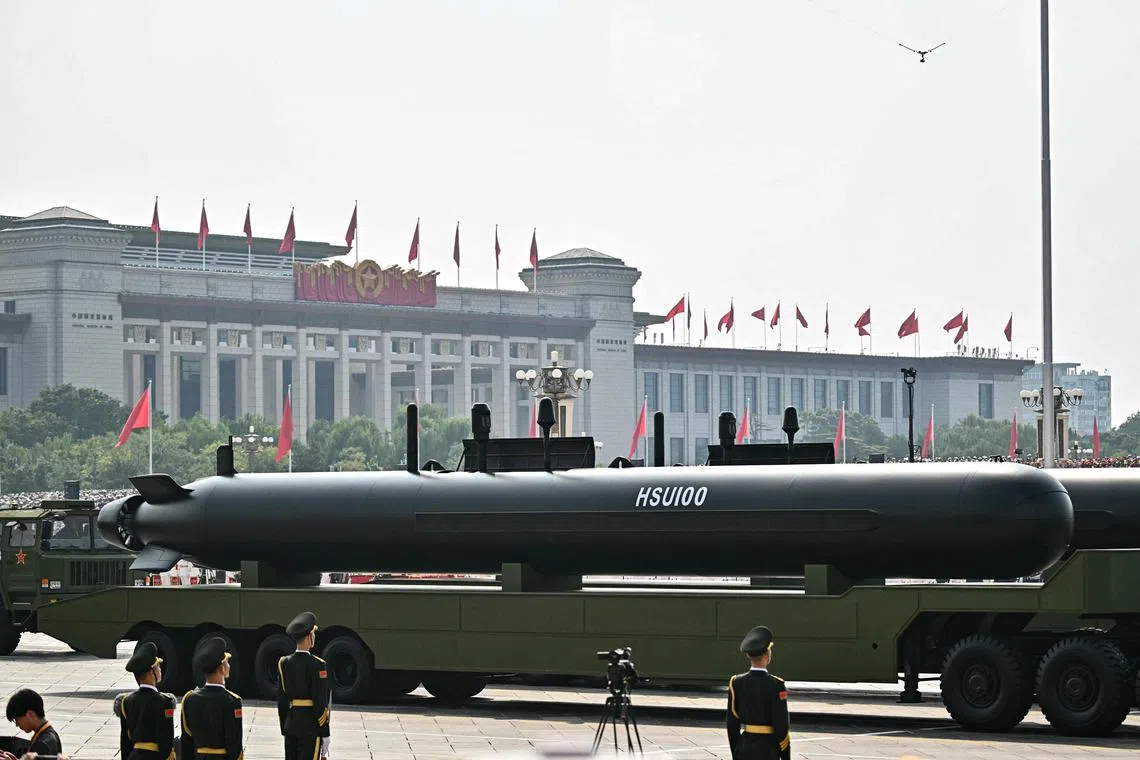 HSU100的体型更大，采用X尾舵。（法新社）
