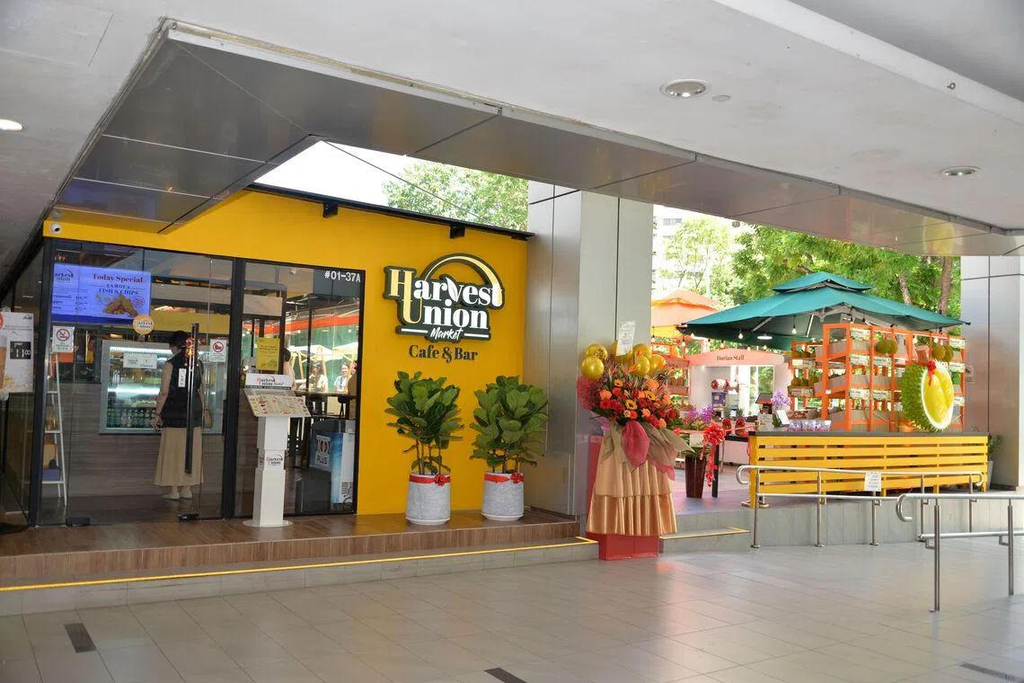 Harvest Union Market是一个集咖啡馆与酒吧、榴梿专区，以及Afresh & Co精品生鲜店于一体的综合社区空间。（餐馆提供）