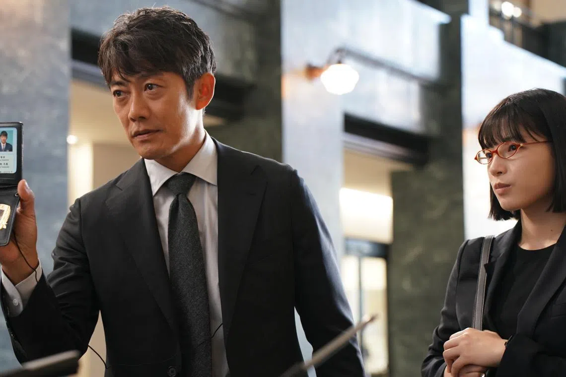 反町隆史（左）演绎刑警，占戏比想象中重。（互联网）