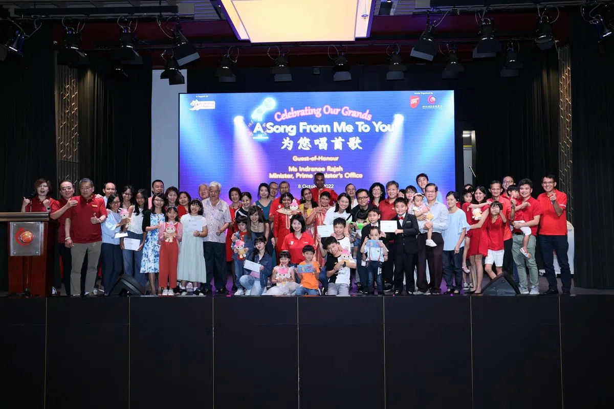 为发扬敬老尊贤的孝道美德，家庭理事会还与中华总商会联办《为您唱首歌》比赛。（梁麒麟摄）