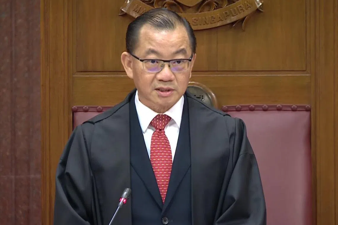 身为国会议长，谢健平不时提醒议员谨言慎行，就算是在议事厅外也不例外。（gov.sg视频截图）