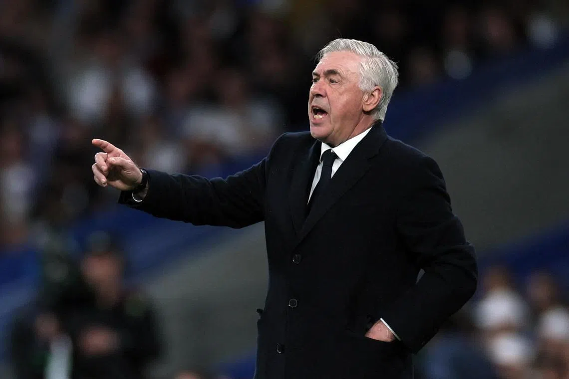 皇马主帅安切洛蒂在场边执教。（路透社）