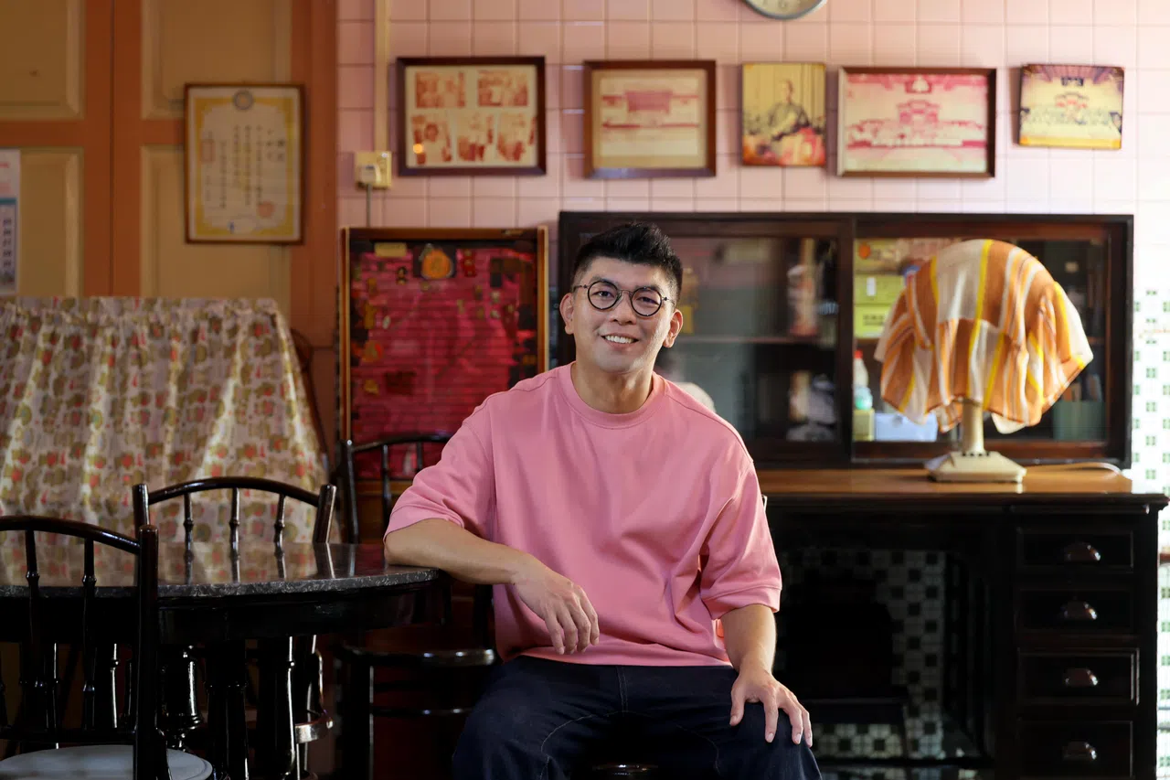 这张照片摄于恭锡路13号的准提宫里。（龙国雄摄）