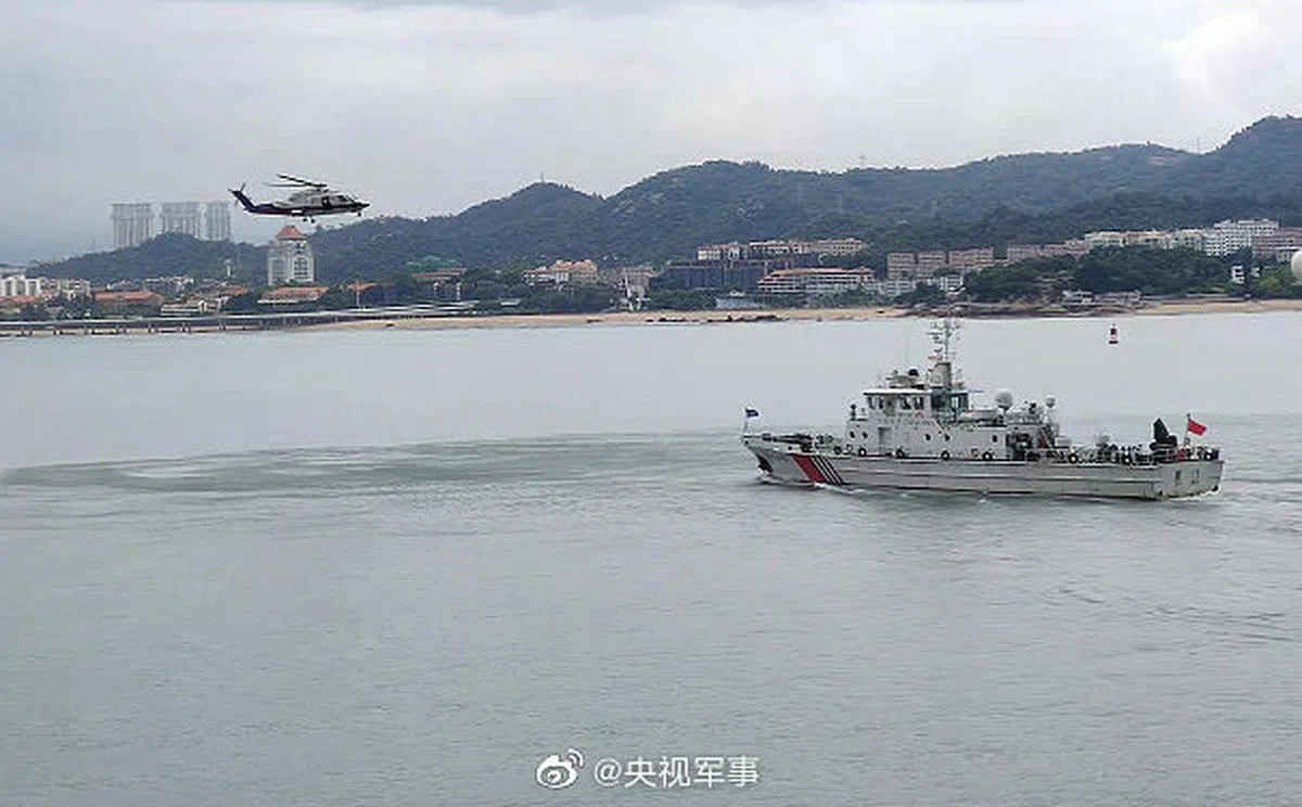 台湾海峡首艘大型巡航救助船“海巡06”轮星期三在厦漳海域巡航。（央视军事）