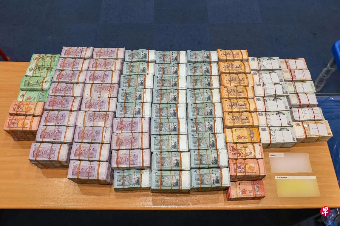 四机构海陆空关卡大执法逾八千旅客被查71人被捉| 联合早报