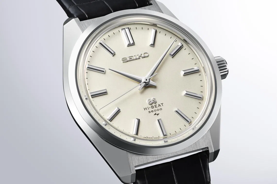 SLGW005采用不锈钢材质，装载手动上链振频10次的Caliber 9SA4机芯，有80小时动力储备。（冠蓝狮提供）