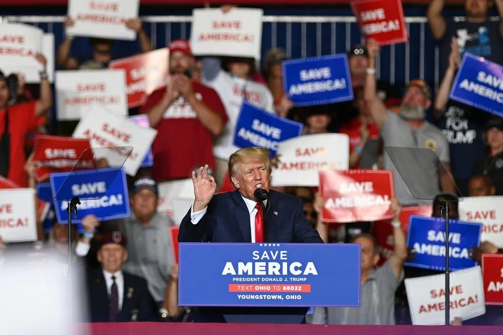 特朗普称若被控美国将面临“大问题” 美媒：暗示司法举动或引发支持者暴乱