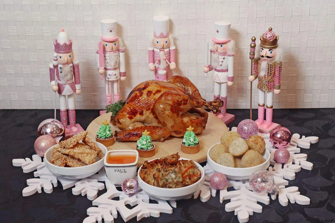 法国饮食品牌Paul的韩国酱油圣诞火鸡。（唐家鸿摄）