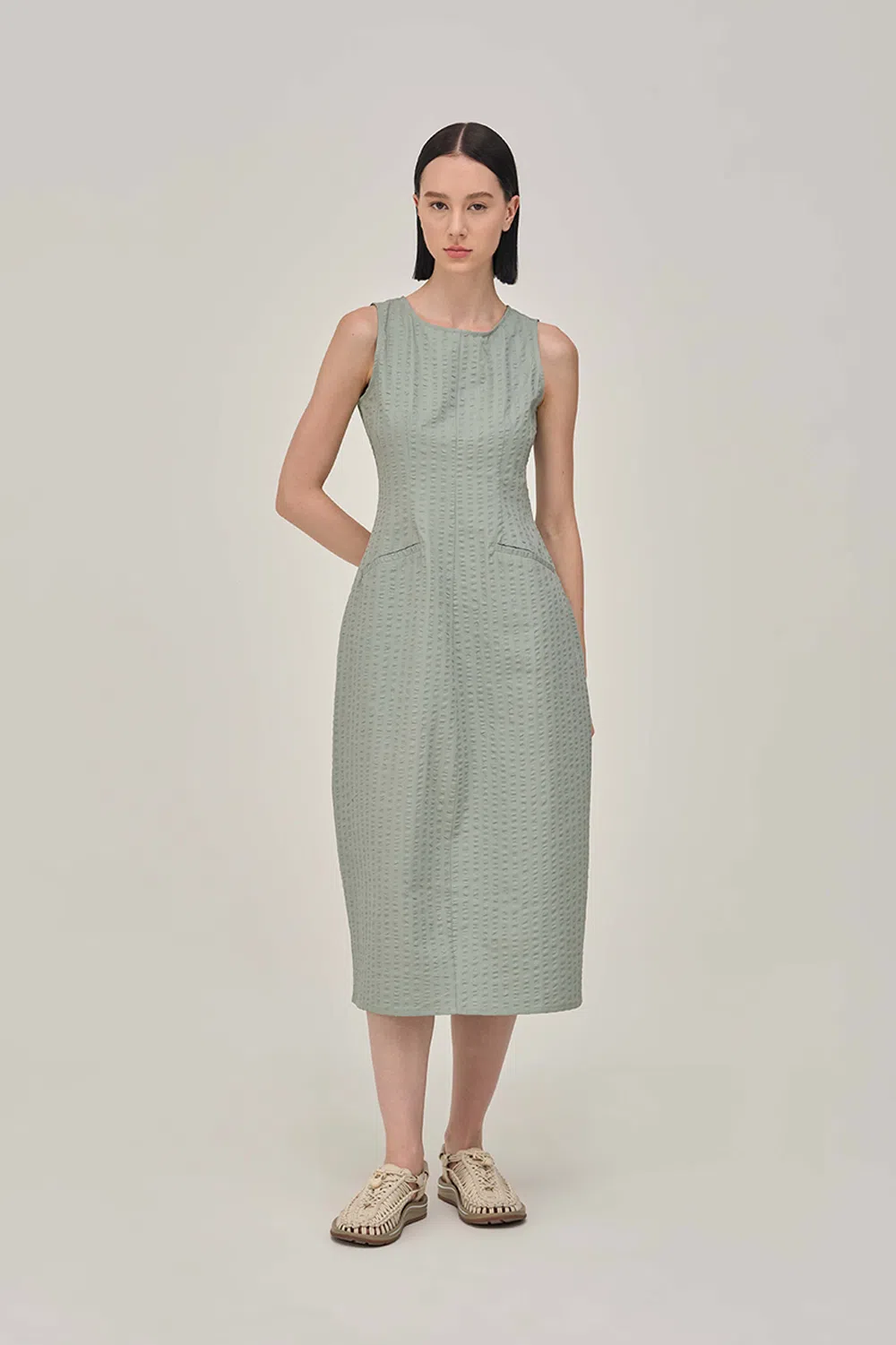 薄荷绿洋装也适合穿去拜年。（Sabrina Goh提供）