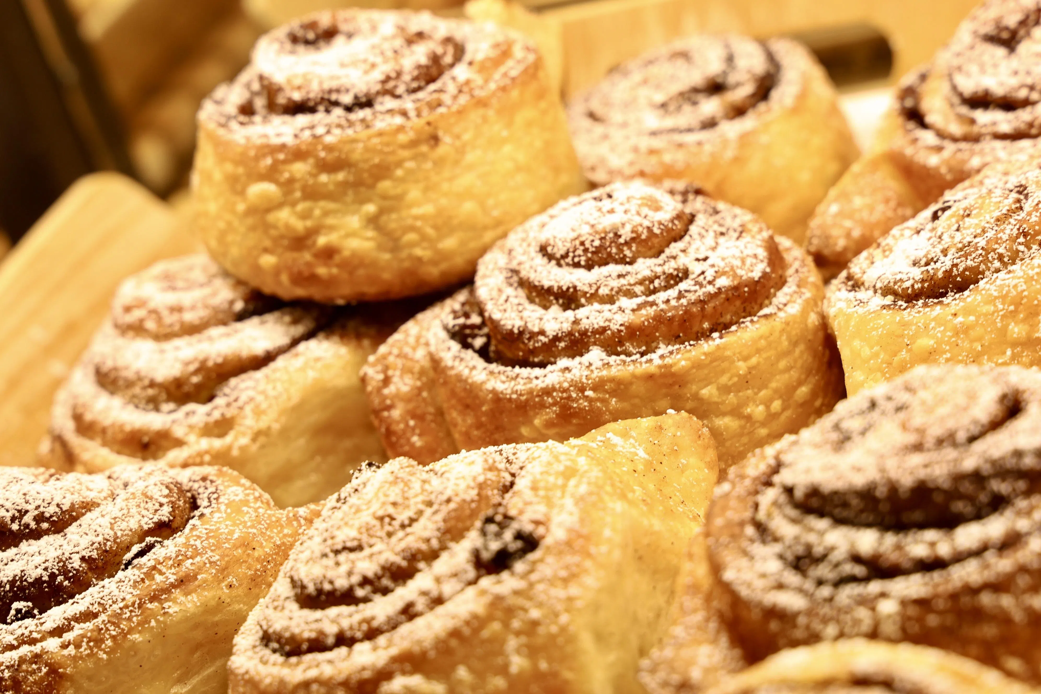 桂皮葡萄干口味的圆形螺旋面包Pogacha。（特约陈来福摄）