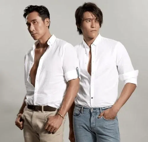 马德钟（左）和儿子马在骧像朋友多过像父子，两人一样高大英俊。（互联网）