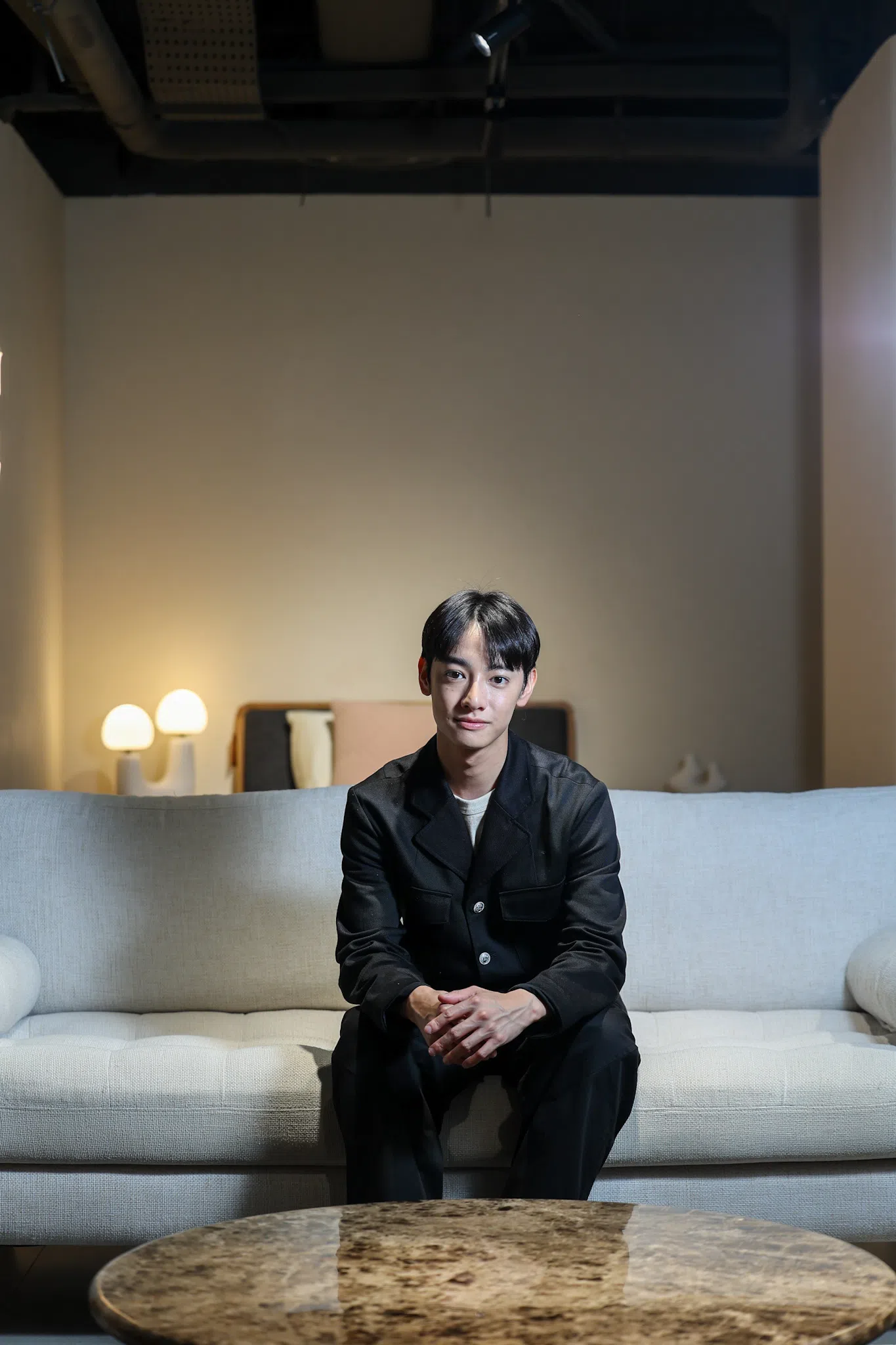 刘修甫戏龄很浅但外形突出演技出色，在《刺》中表现亮眼。（陈渊庄摄）