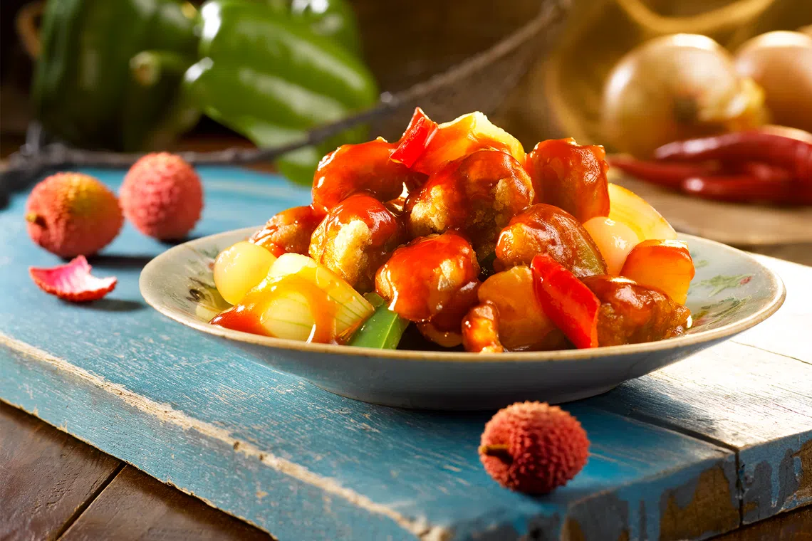 色泽红亮、酸甜开胃，福州荔枝肉展现闽菜温润人情的代表风味。（Getty Images）