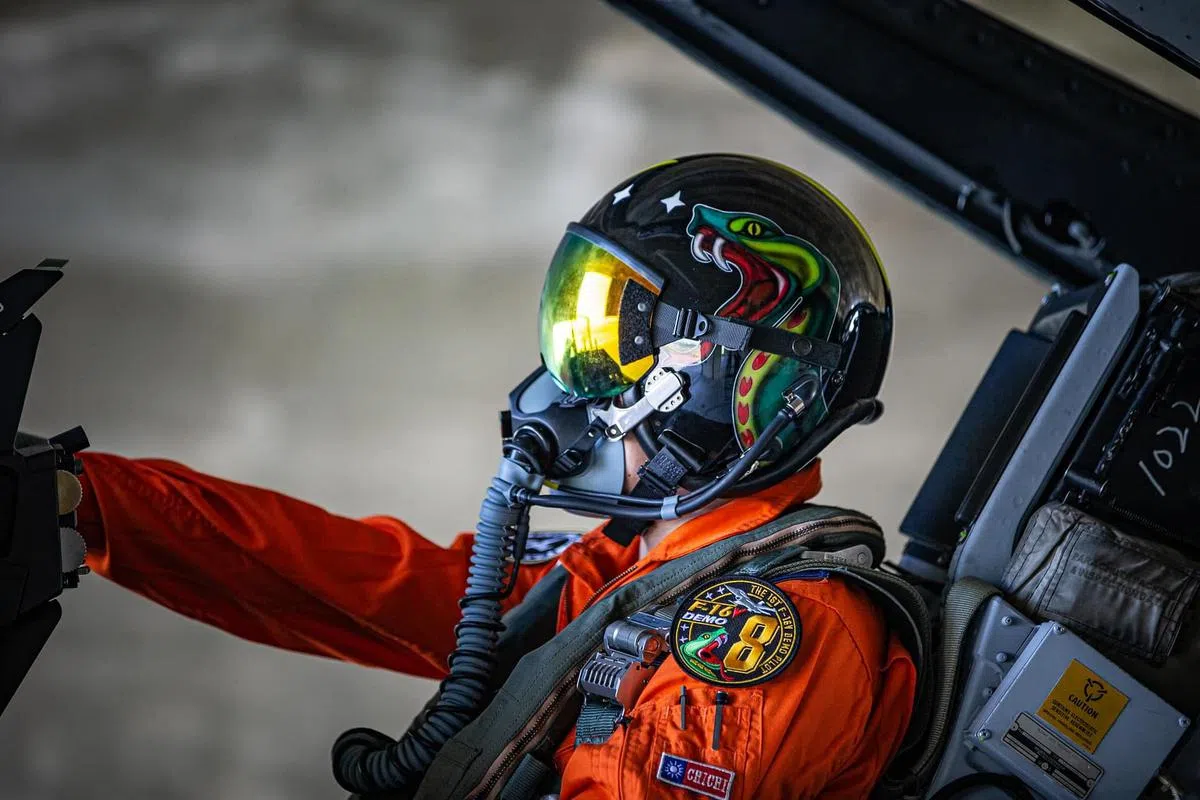 一名台湾空军F-16V战机飞行官。（台湾国防部面簿）