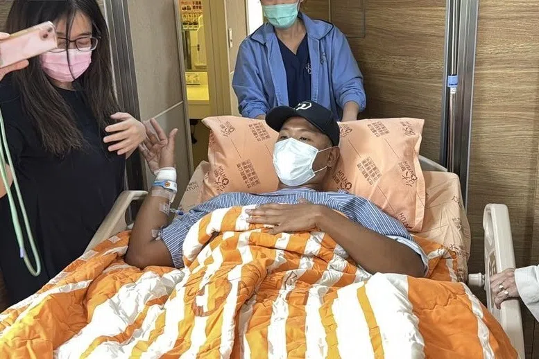 陈建州心梗术后首露面 承认工作太忙睡眠较少