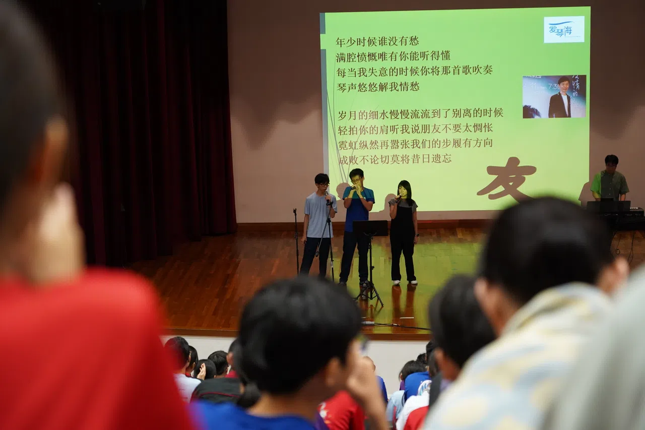 大型午间音乐会是众多学生翘首以盼的精彩环节之一。（安德逊实龙岗初院提供）