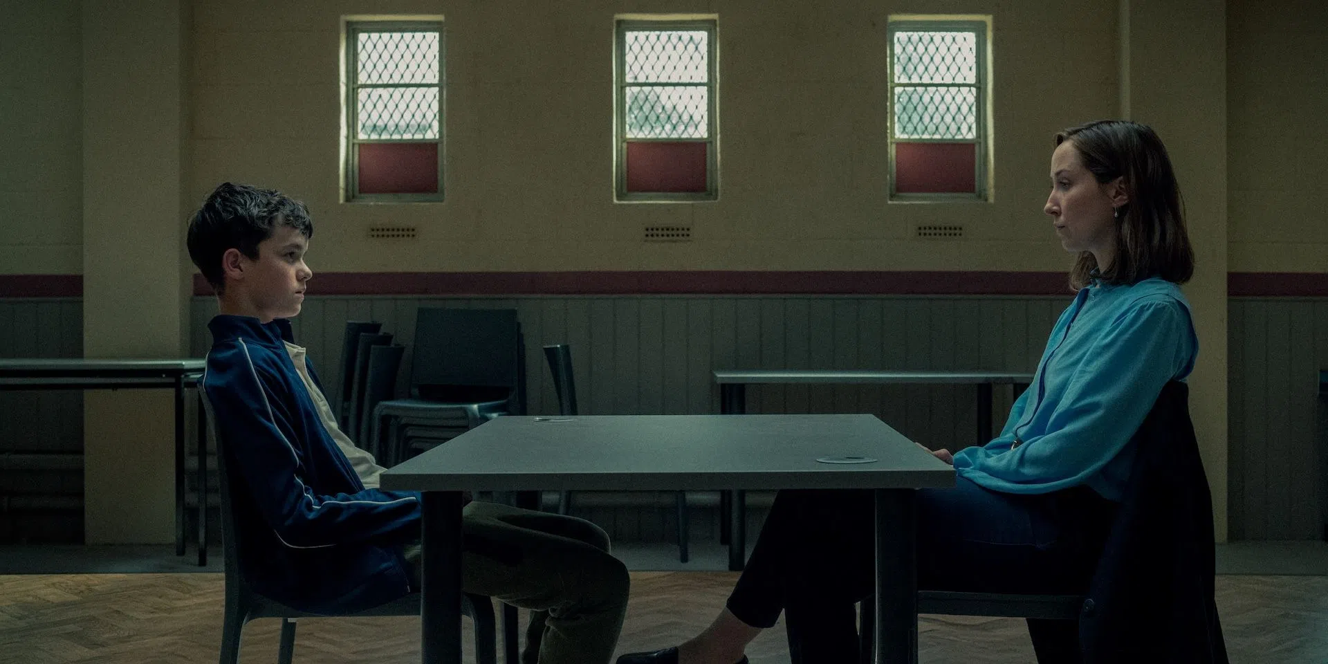 杰米（左）与心理学家的对手戏，戏剧张力十足。（互联网）