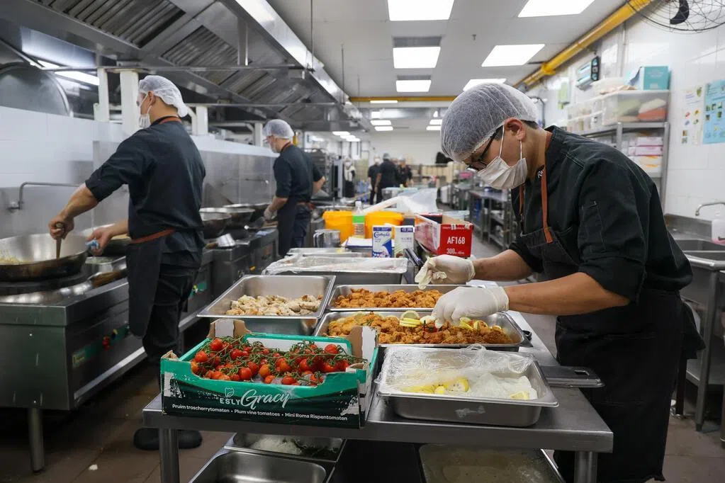 餐饮业者：顺应现代餐饮要求 食安框架长远有利行业提升