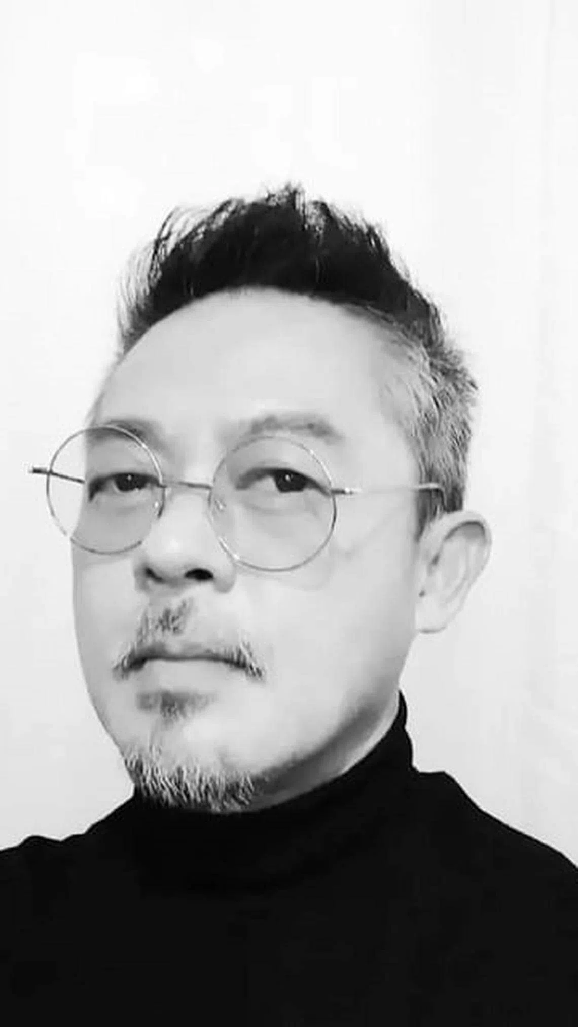 张咏华爬山时突然心脏病发，不幸逝世。（互联网）