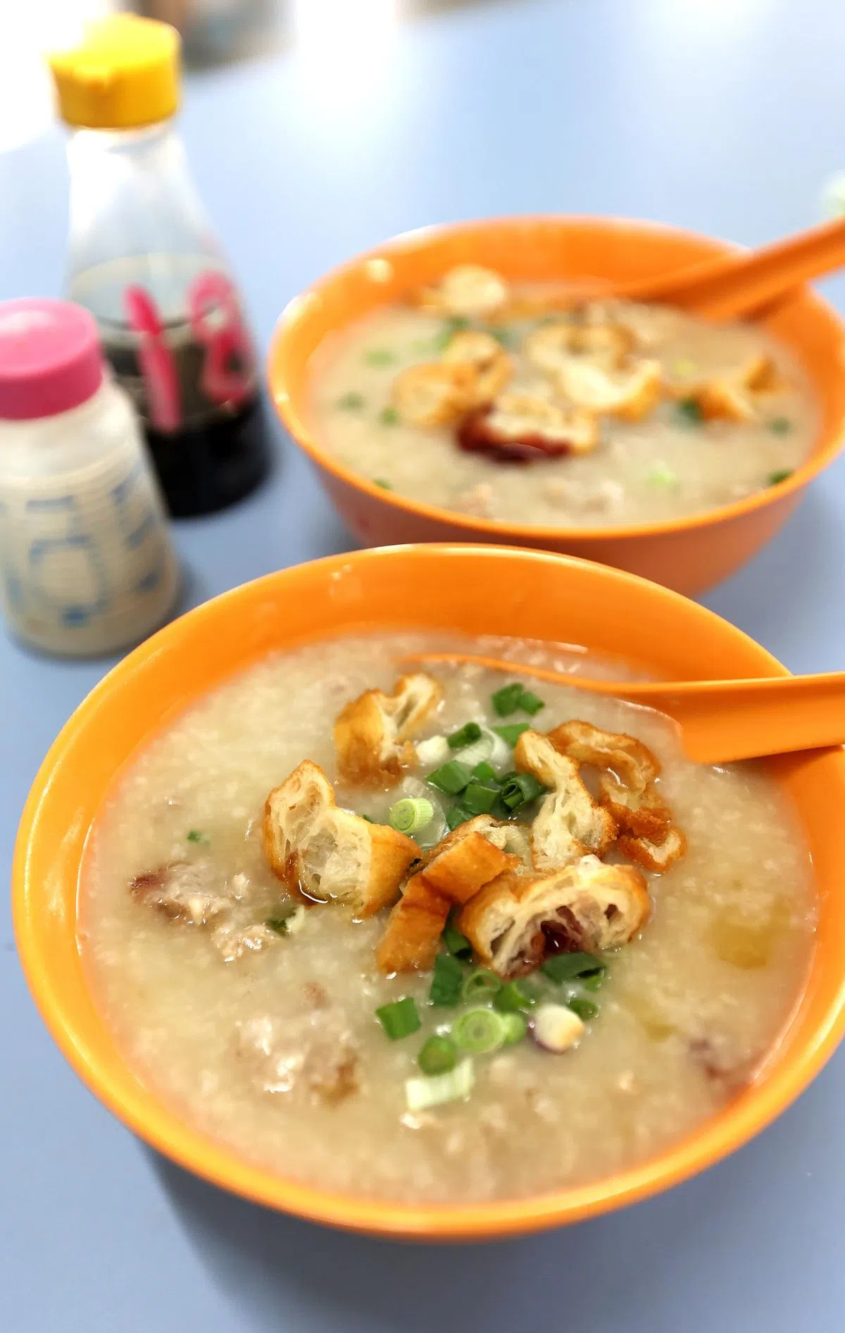 拥有70年历史老字号“天天粥品”摊位售卖的广式及第粥。（庄耿闻摄）