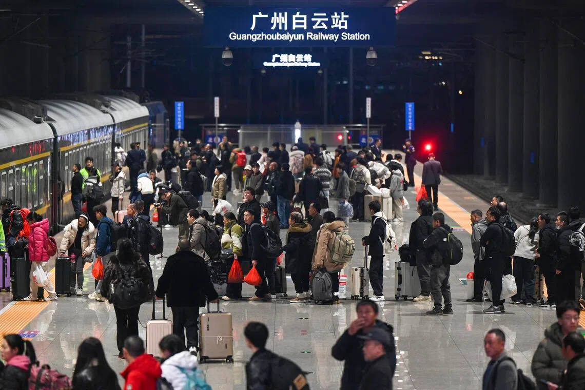 中国铁路春运今启动 预计发送逾5亿人次旅客