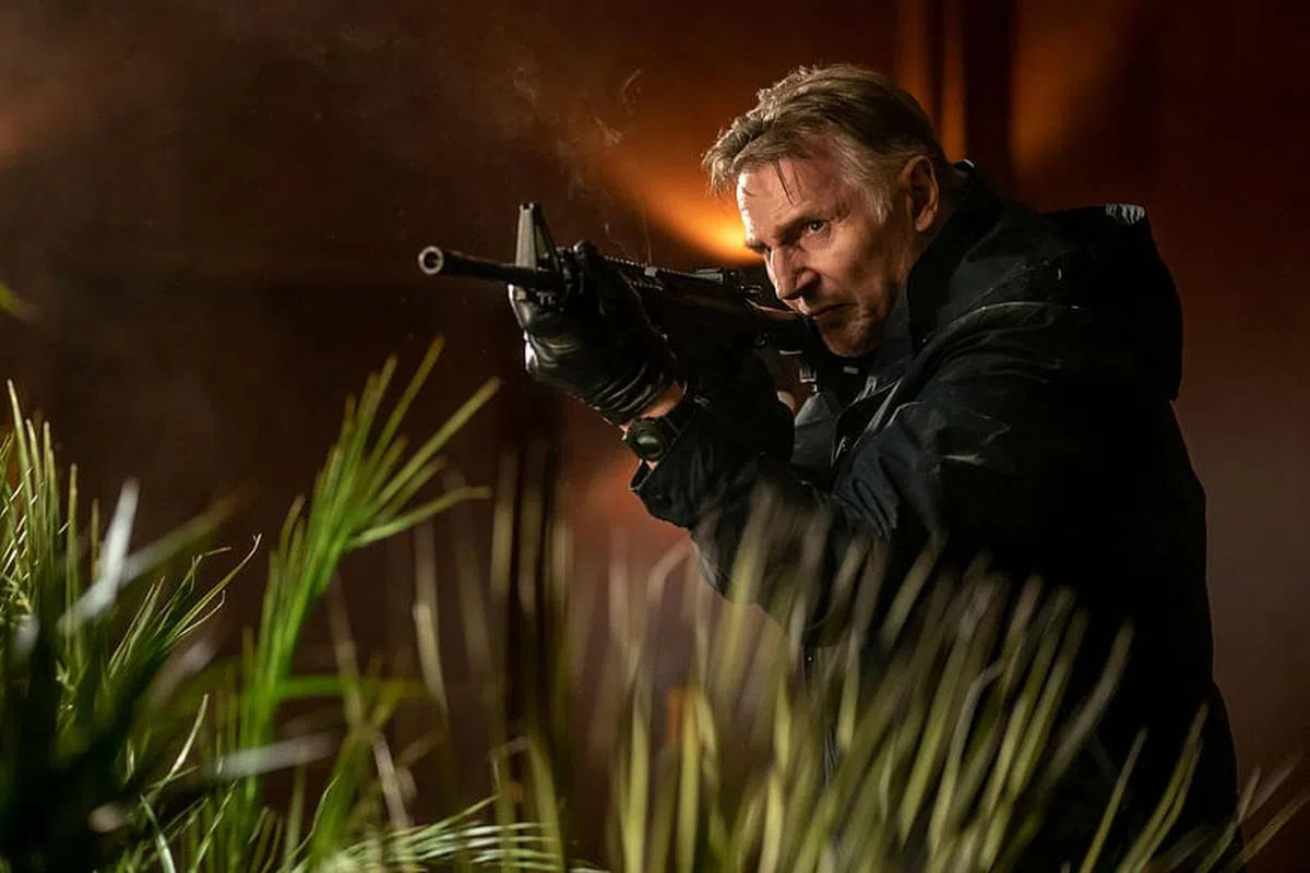 利安尼逊诠释患有阿尔茨海默病的杀手角色。（片商提供）