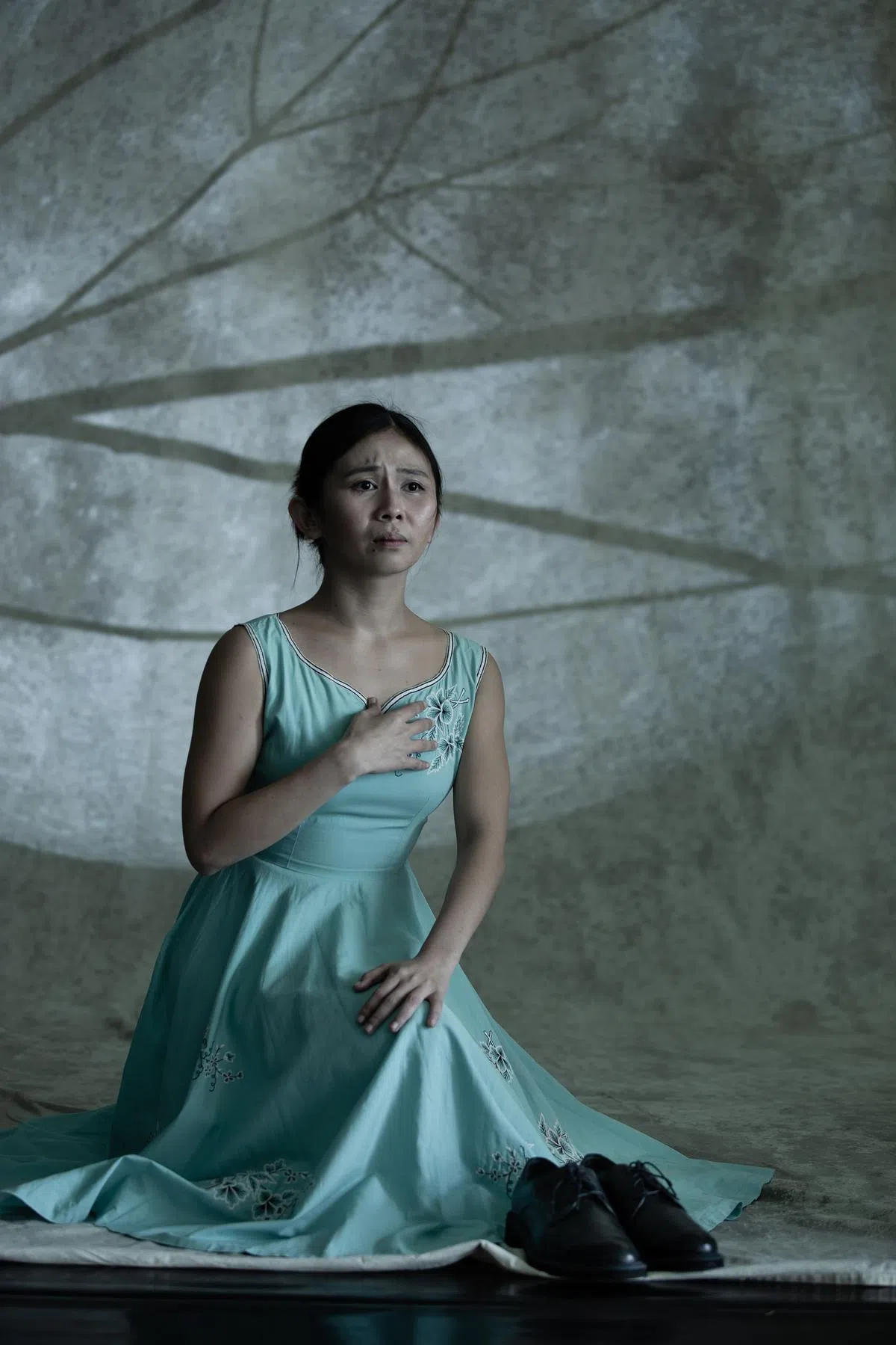 陈威宁自编自演的《望穿秋水》，有闺怨情调。（Tan Ngiap Heng摄）