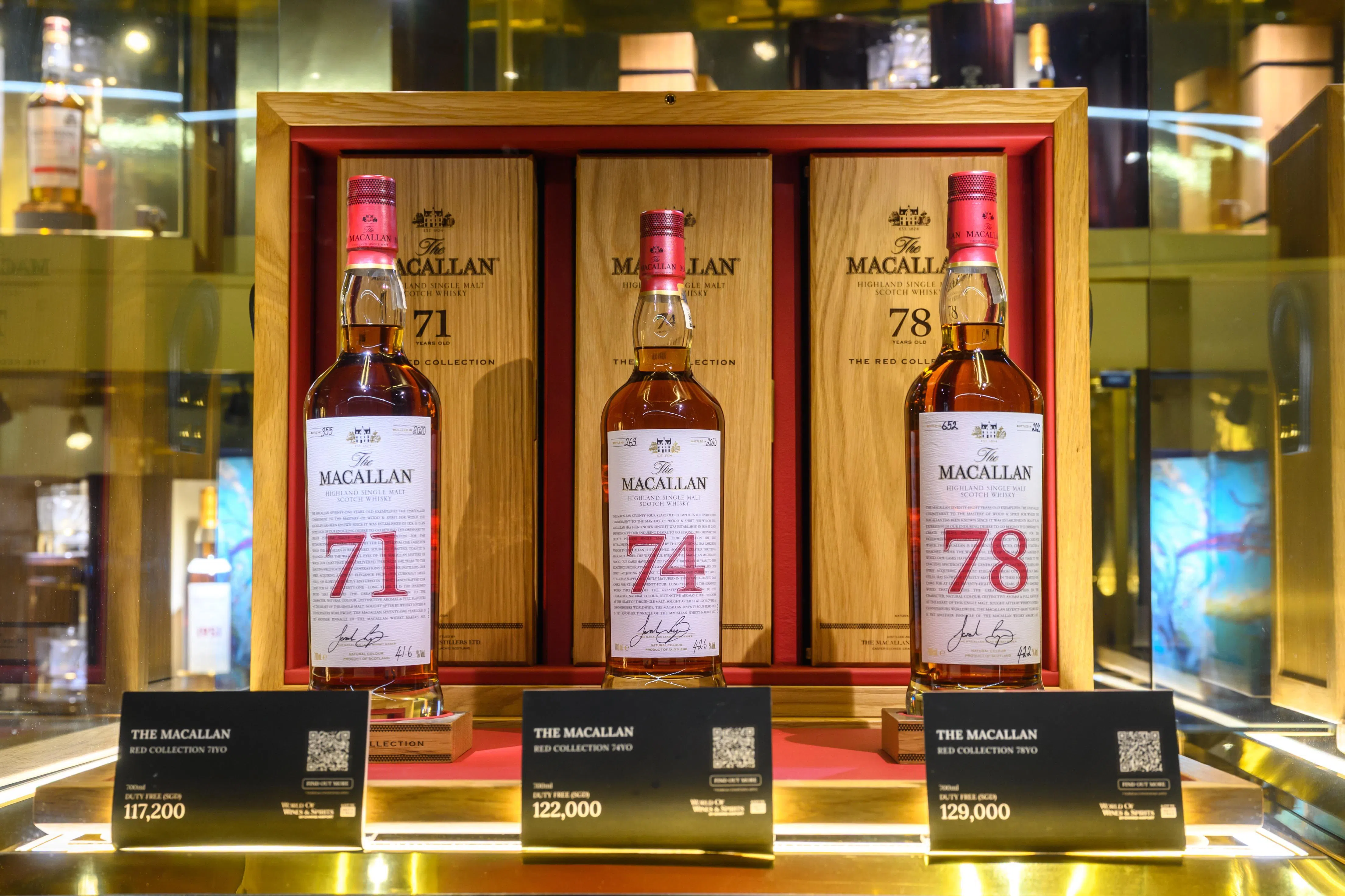WOWS 2026独家展品——麦卡伦红色系列套装，包含71年、74年和78年高年份酒款。（主办方提供）