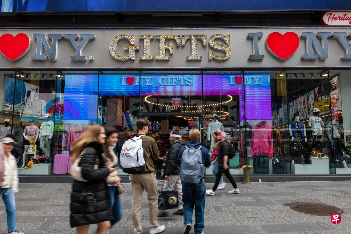 特朗普政策迷雾笼罩经济师下调2025年美经济增长预期| 联合早报