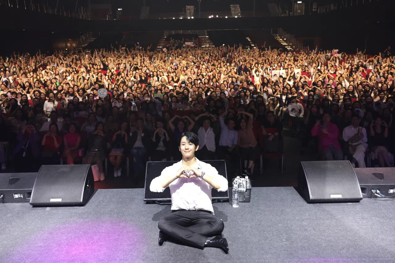 丁海寅为庆祝出道10周年，在亚洲各地举行粉丝见面会。（Viu提供）