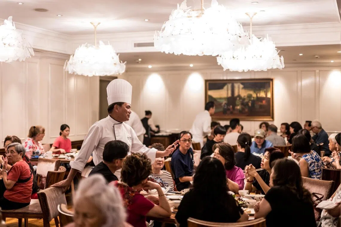“字味盛宴：想当年1920年代的粤式点心”由陈彬雁与叶孝忠策划，由传奇烹饪大师曾镜雄，带参与者开启一场百年粤菜寻味之旅，活动叫好叫座。（艺苑集团提供）