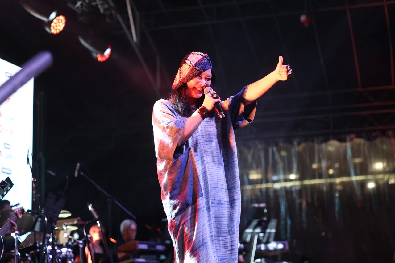 除了《阳光总在风雨后》，许美静两晚的歌单略有不同。（关俊威摄）