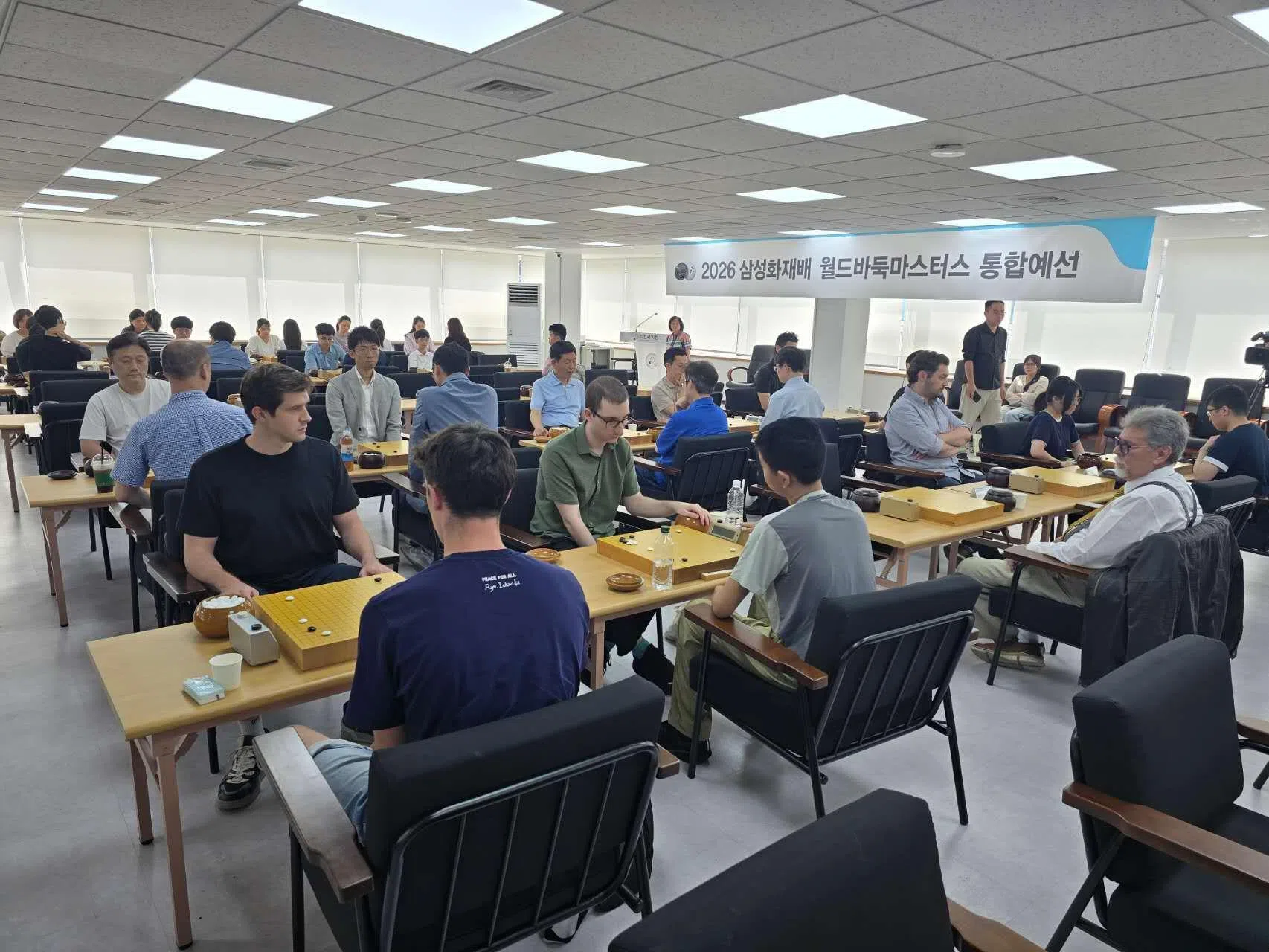 这次三星杯预选赛，共吸引近400人参赛，争夺16个名额。除了徐晓凡占据一席之地，中国选手横扫14个名额，另一席归韩国。（新加坡围棋协会提供）