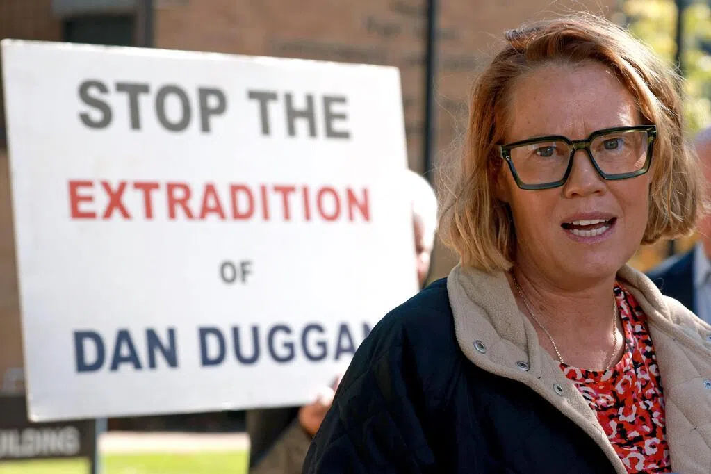 澳大利亚法院驳回美国前海军陆战队飞行员杜根反对被引渡至美受审上诉案。杜根的妻子萨夫琳呼吁澳洲总理阿尔巴尼斯推翻总检察长德雷福斯批准将杜根引渡至美受审的决定。