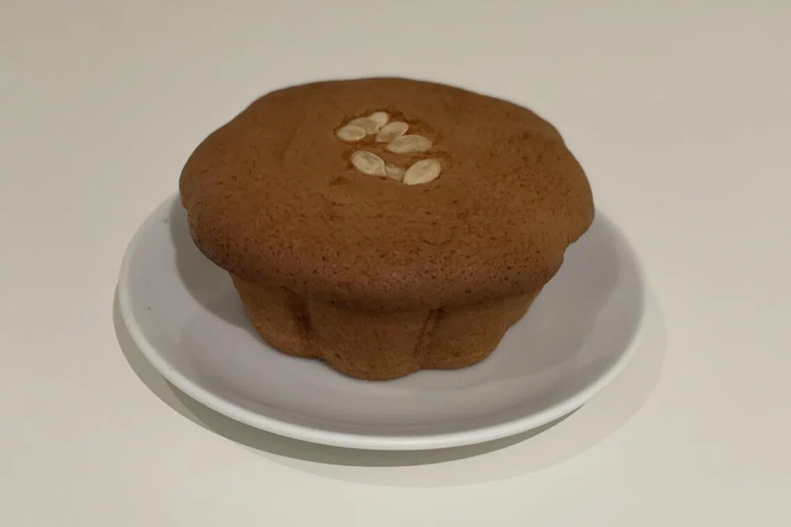 花形大蛋糕，散发纯朴蛋香。（黄靖晶摄）