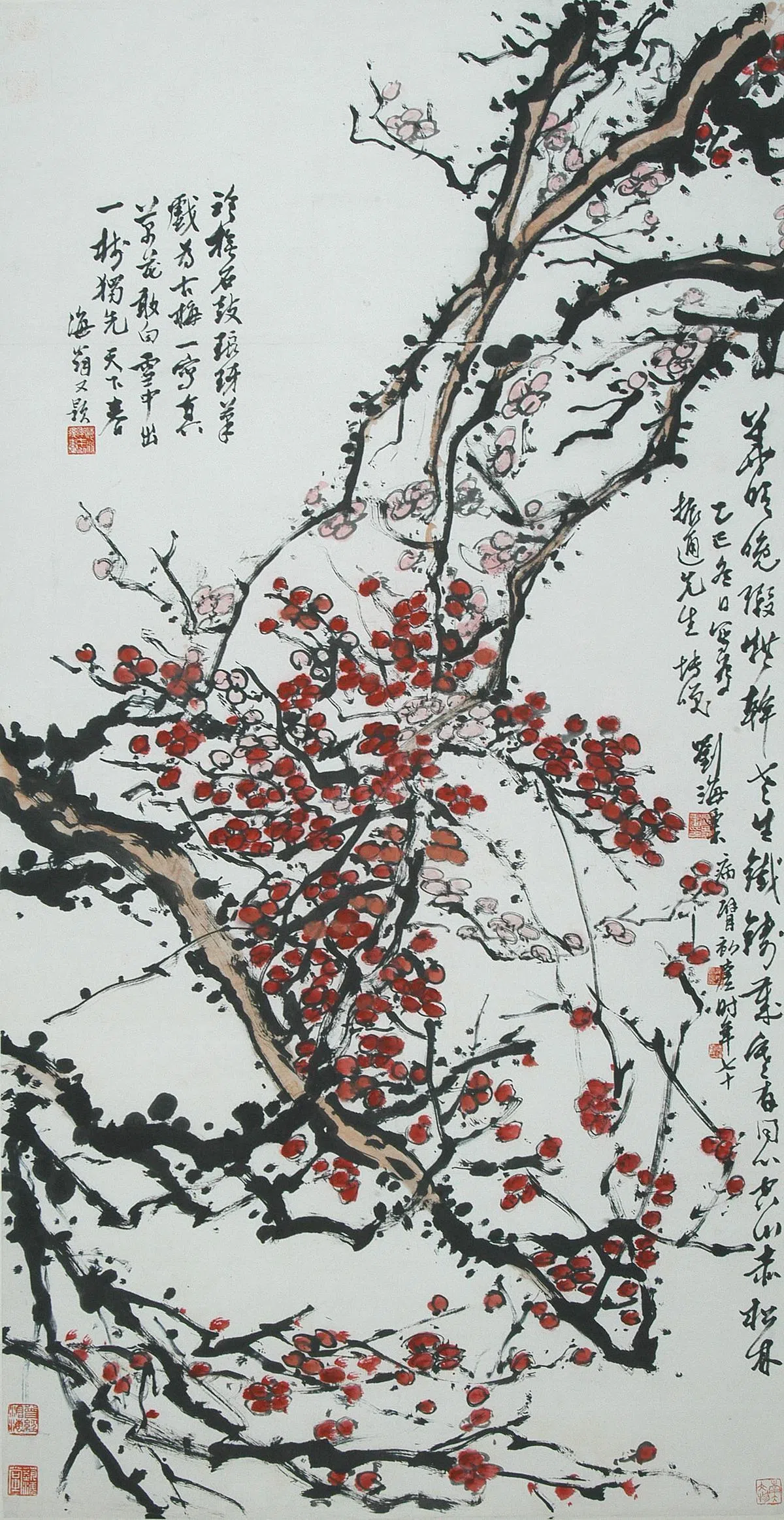 上海画家刘海粟《老梅图》是张振通橡胶厂赠予李光前文物馆。