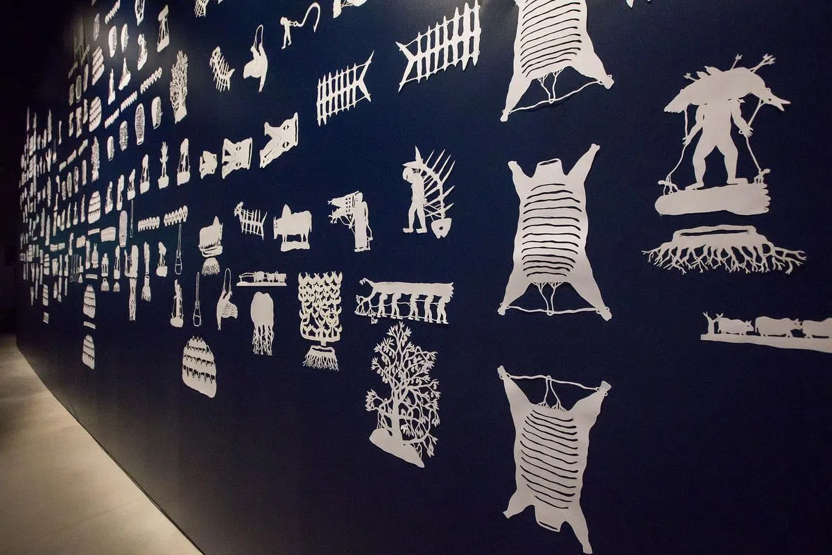 印尼艺术家朱马阿迪的《佐里·佐兰》展示宏大却又私密的宇宙观。（新加坡美术馆提供图片）