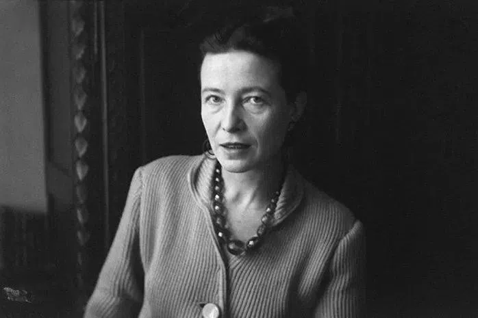 2026年是法国哲学家波伏瓦（Simone de Beauvoir）逝世40周年。她写小说也论哲学，曾提出“女人不是天生的，而是后天形成的”这一著名论断，引领女性主义潮流。40年前，她因肺水肿在巴黎病逝，享年78岁。