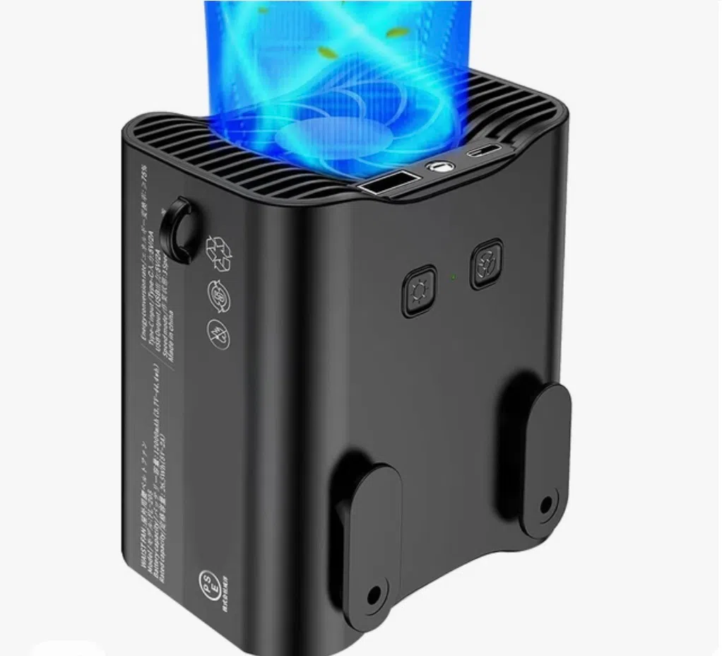 摄影记者推荐的这个强劲小风扇，稍吵了些，但在户外使用没问题。（互联网）