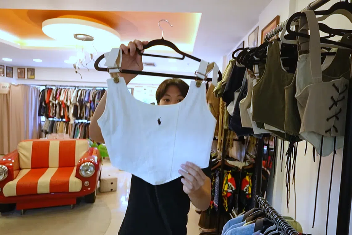 Weare店里的每一件衣物都是团队精心挑选的。（视频截图）