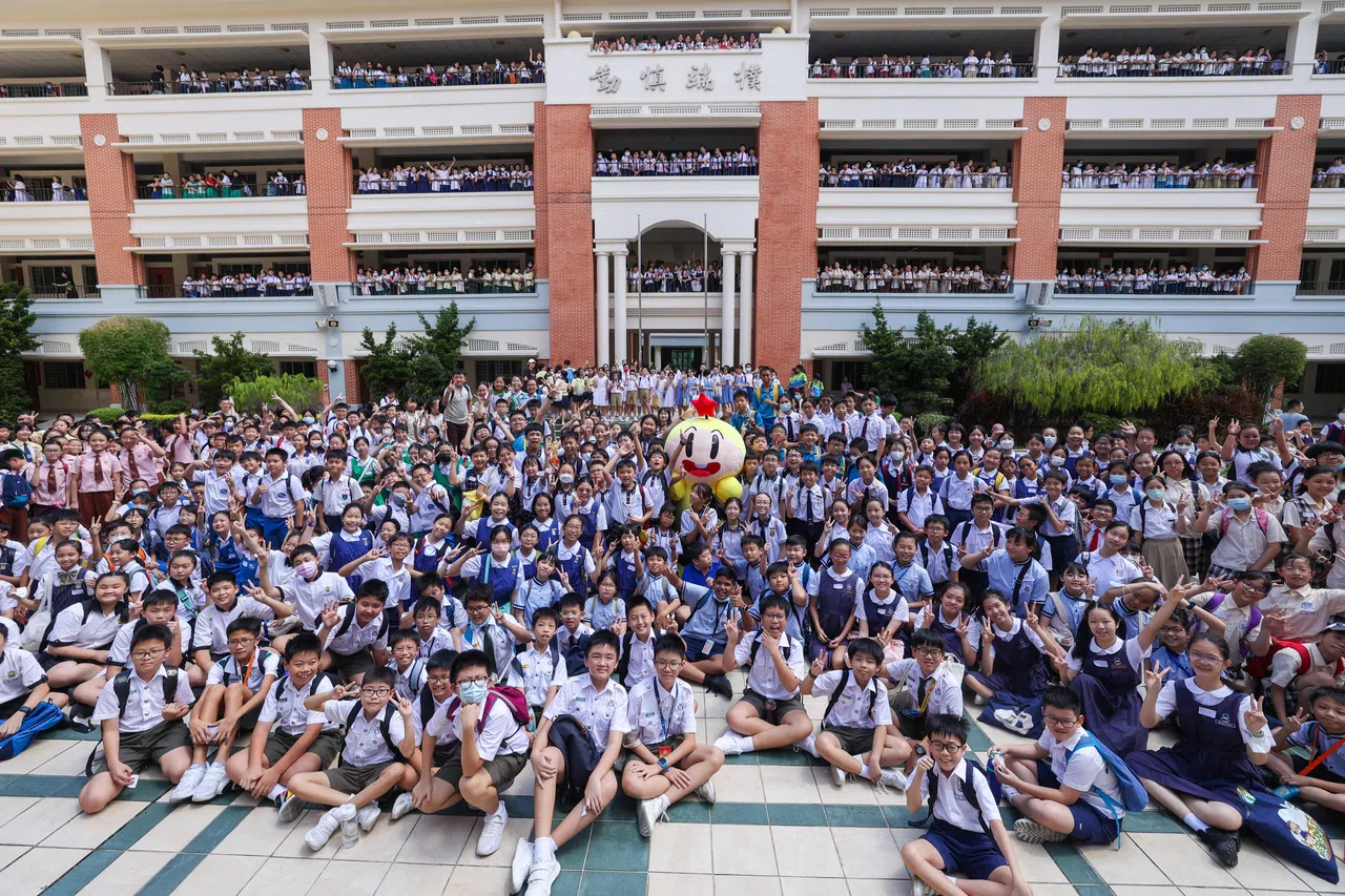 今年的华文大比拼一共吸引约2400名中小学生参与，是历来实体赛事中规模最大的。初赛3月9日在南洋女子中学校举行。（档案照片）