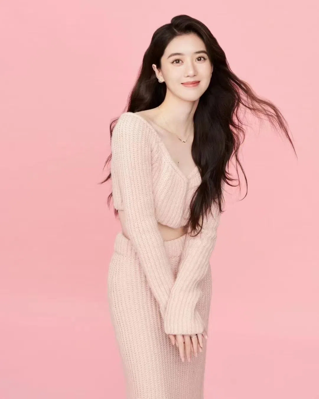 今年圣诞节，李凯馨会在剧组与工作伙伴一起度过。（Red Dot Entertainment提供）