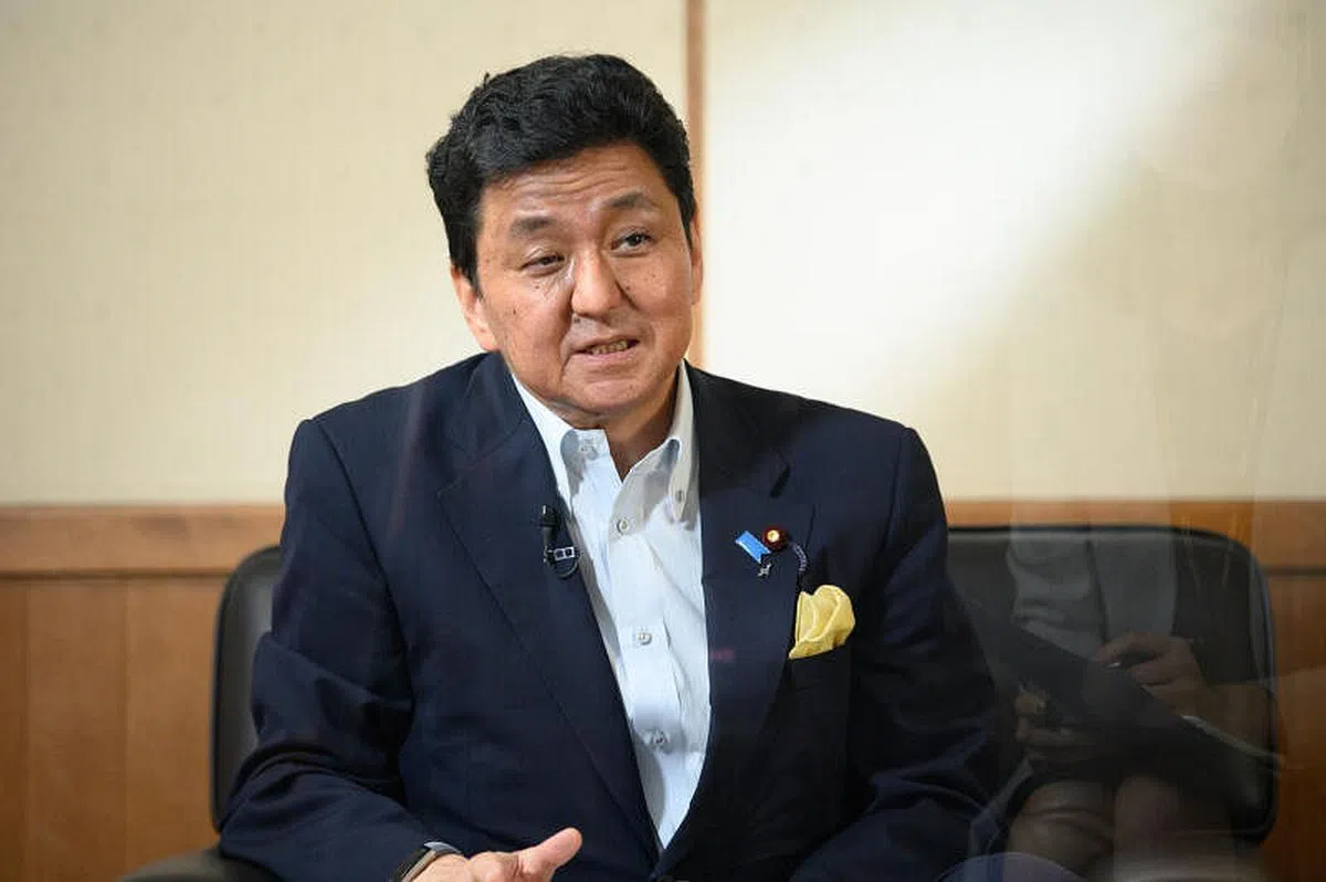 日本国防部长岸信夫上周四（24日）说，台湾的和平与稳定与日本直接相关，并称日本正在密切关注中国大陆和台湾的关系，以及中国大陆的军事活动。（彭博社）